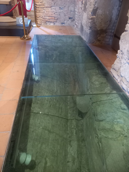 View larger image View larger image